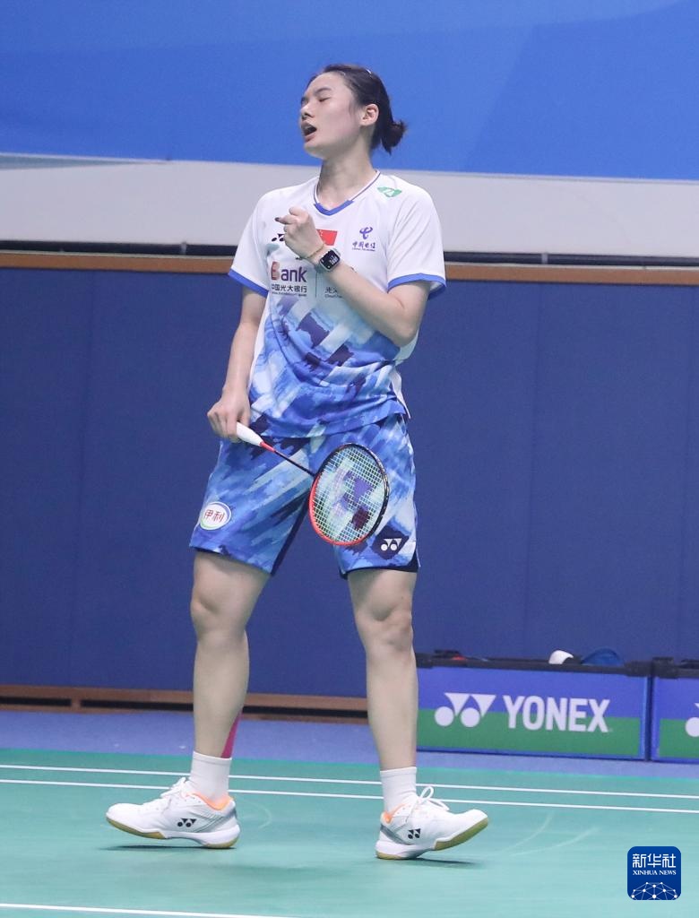 中抢得次席 中抢得次席