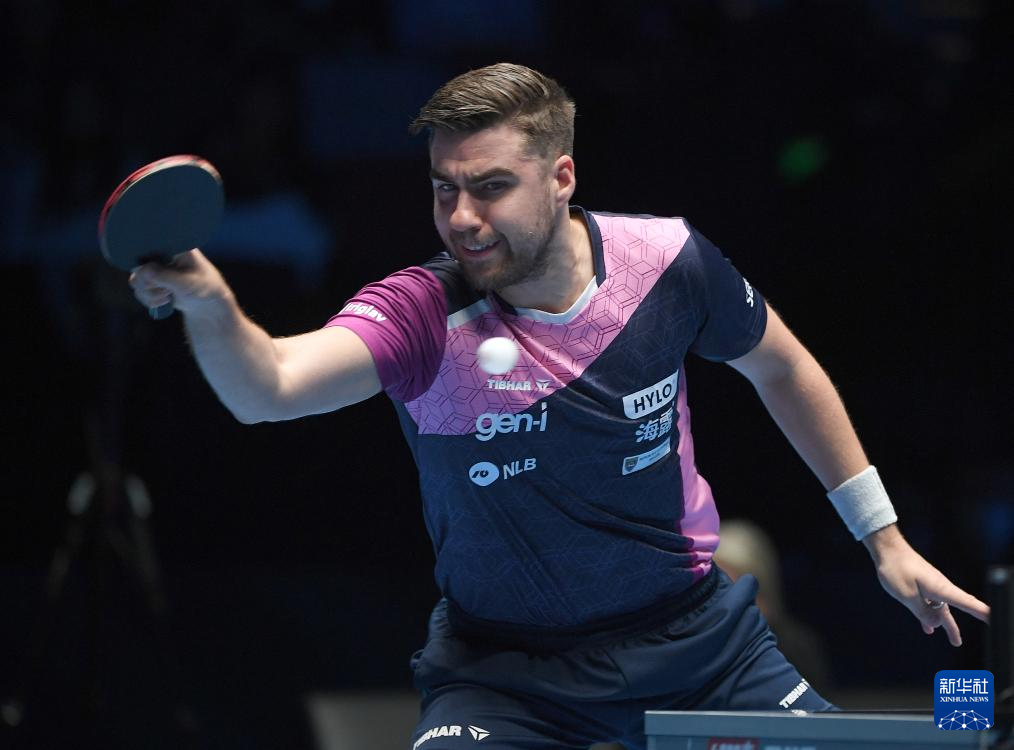 轻一代的文 轻一代的文