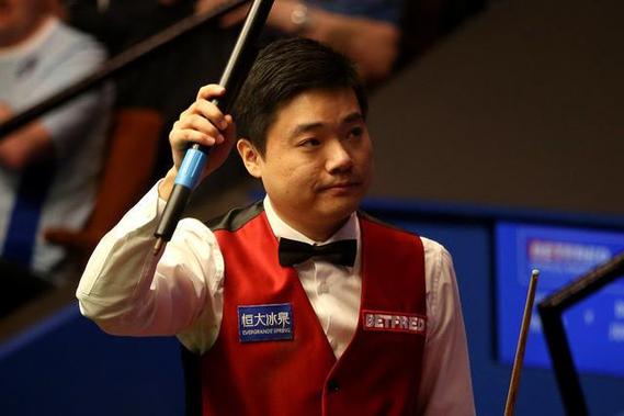 现场球迷的 现场球迷的